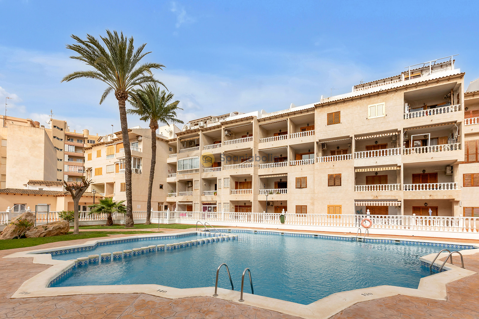 Unique and spacious duplex near Playa de los Locos – 145 m², private rooftop terrace.