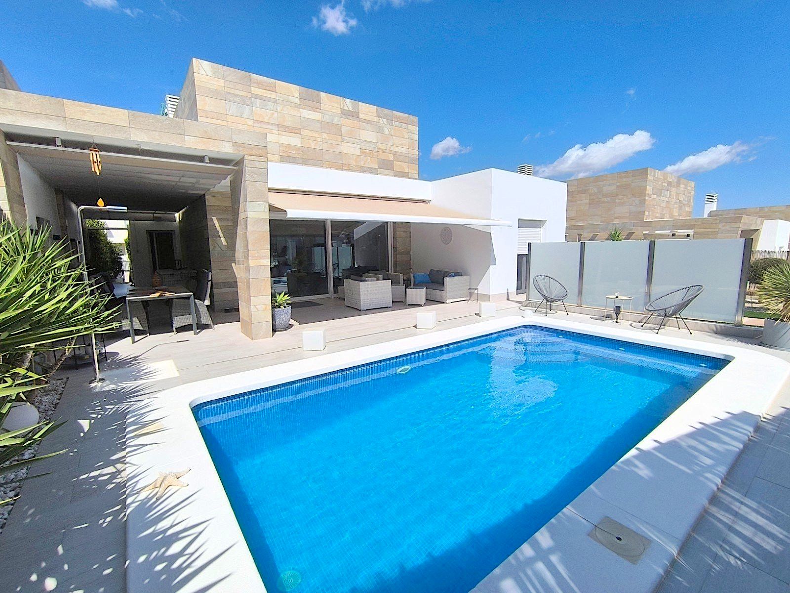 Lovely contemporary villa in the popular La Finca Golf area, Algorfa