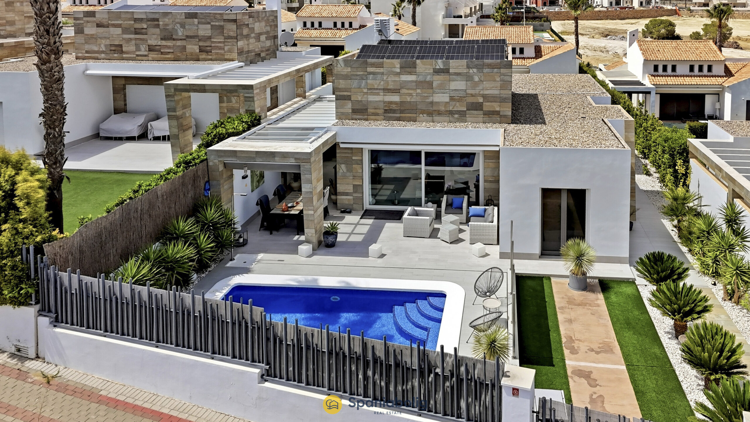 Lovely contemporary villa in the popular La Finca Golf area, Algorfa