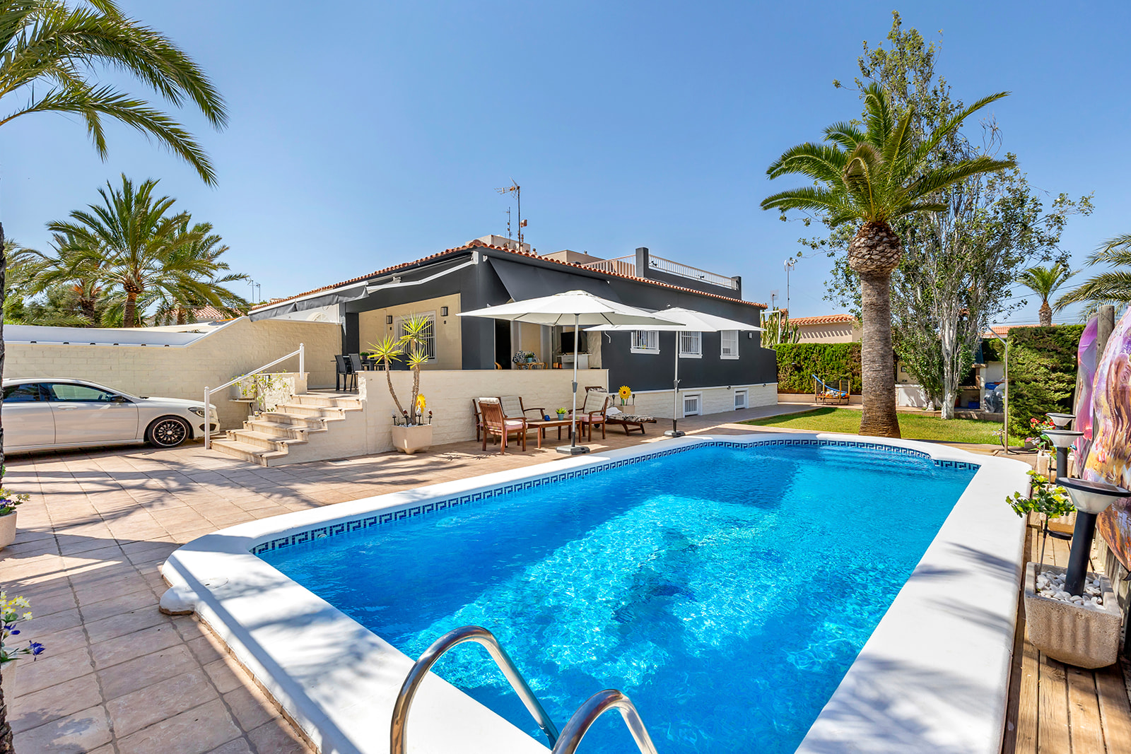 Coastal Living in Punta Prima, 4 bedrooms villa only 100 meters from the sea